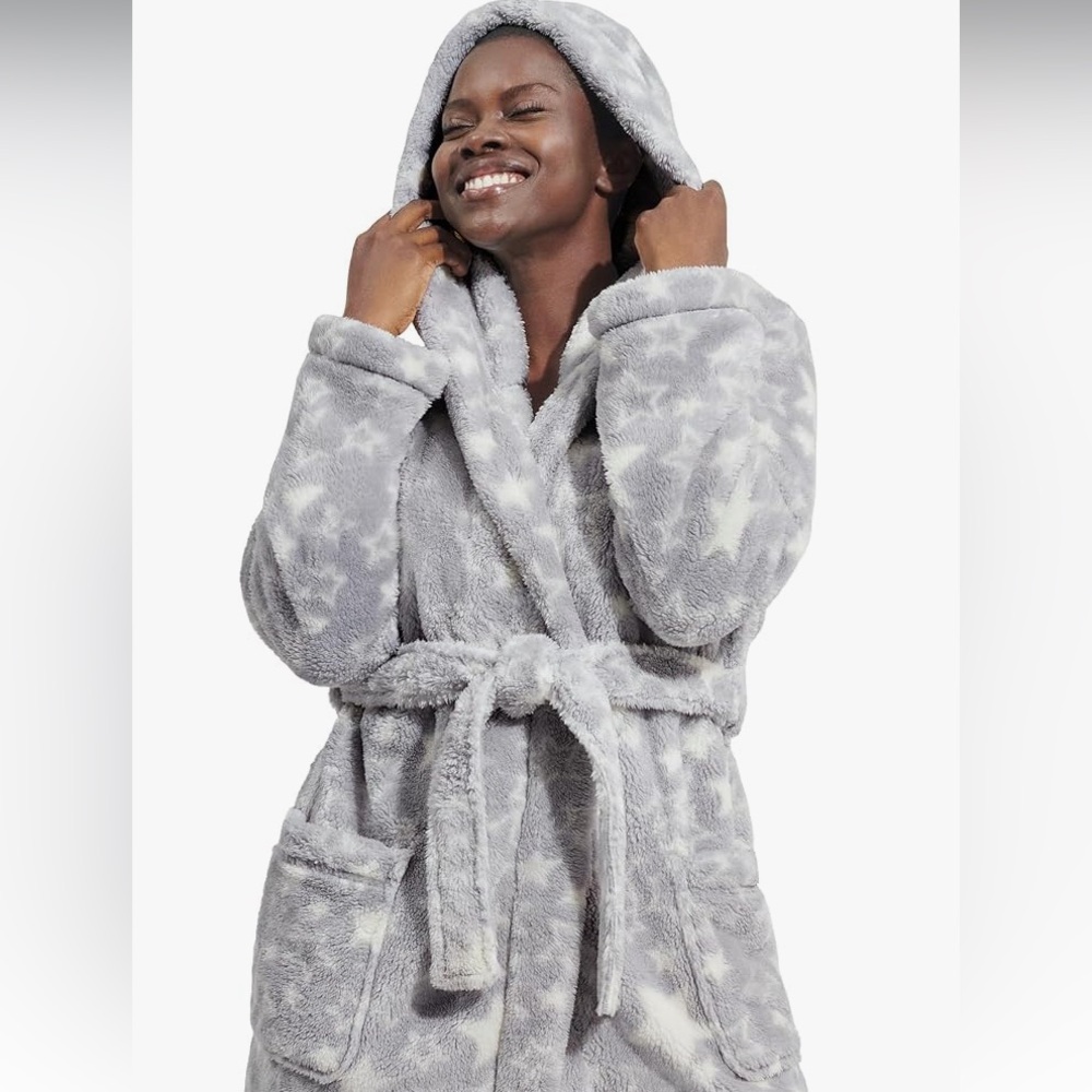 UGG Soft Gray Patterned Robe